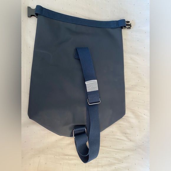 PRADA Ocean Luna Rossa Navy Mens Travel Sailing Bag with Certificate of Auth New - Picture 2 of 2